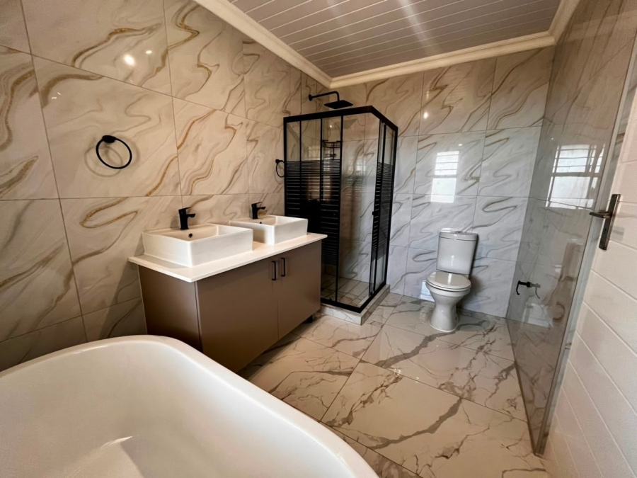 To Let 4 Bedroom Property for Rent in Cashan North West